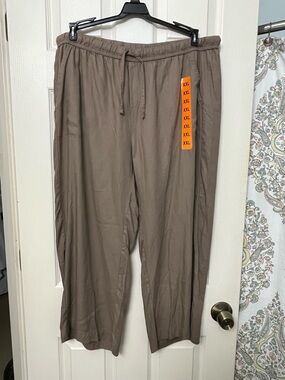 Splendid Women’s Drawstring Linen Blend cropped pants in Taupe/Brown